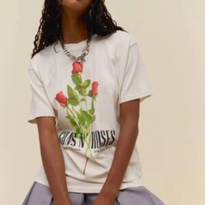 Daydreamer Guns n' roses use your illusion roses weekend tee size large